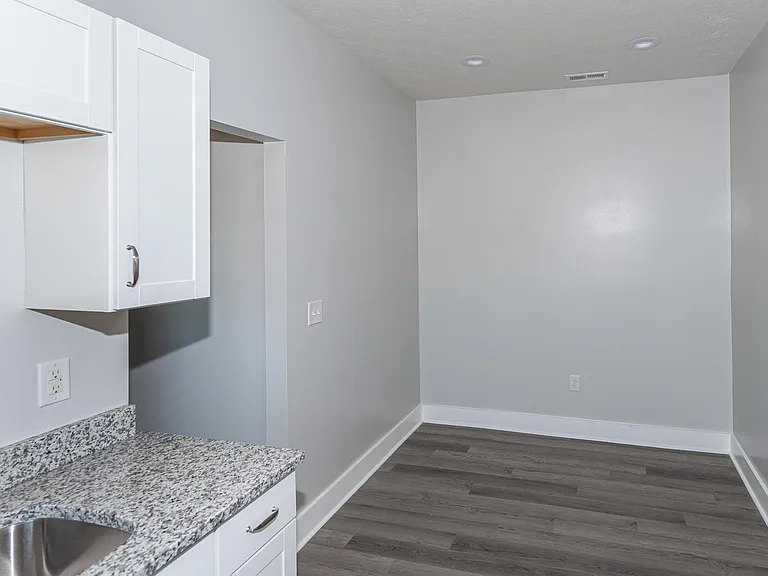5143 E Washington St — Photo 13