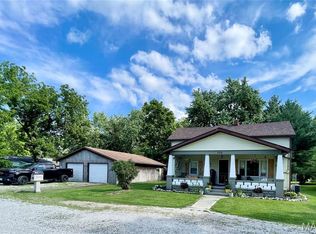 206 W Illinois St, Sorento, IL 62086