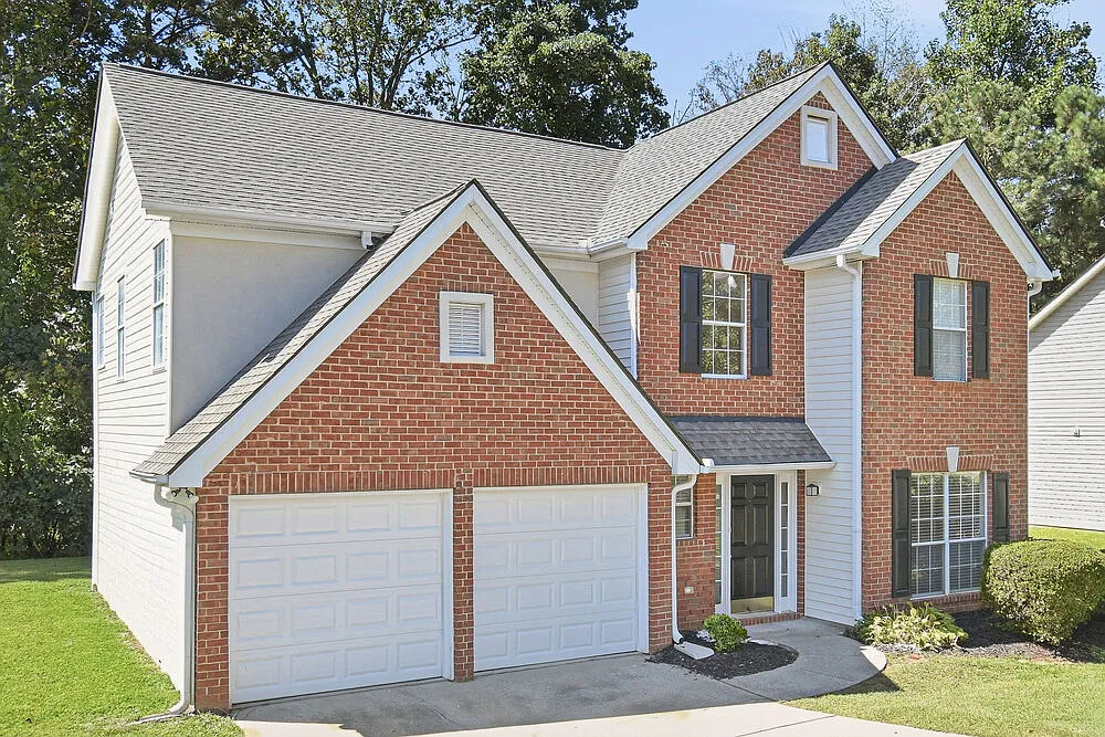 4 bed, 2.5 bath, 1937 sqft, $2,370 — Photo 4