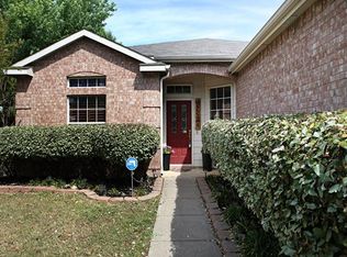 8008 Clear River Ln, Denton, TX 76210