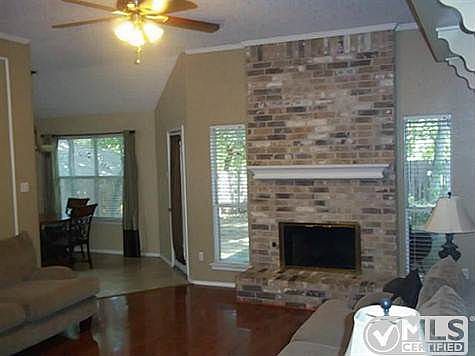 4th image of 1102 Parker Ct