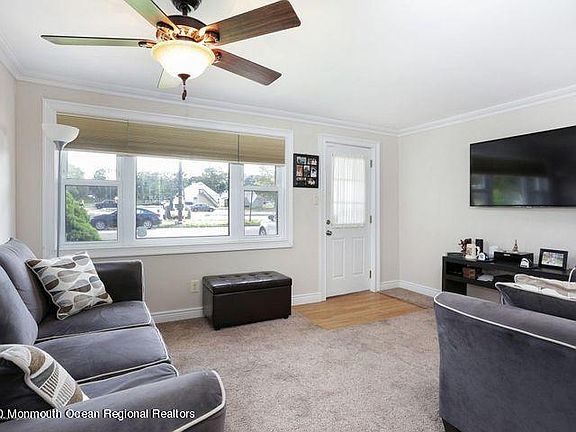 4th image of 2020 Adams Ave