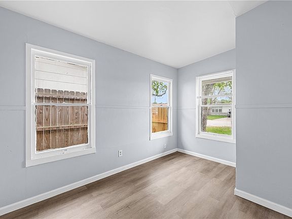 5th image of 1506 Crosby St