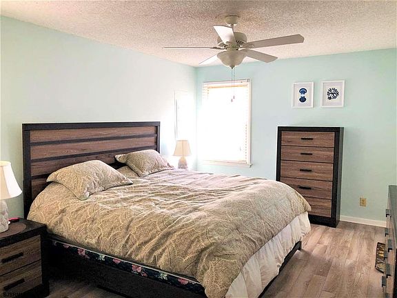 4th image of 4237 West Ave