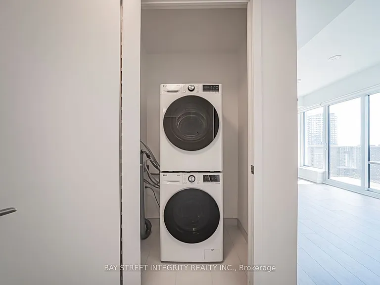 10 Oak St #903 — Photo 19