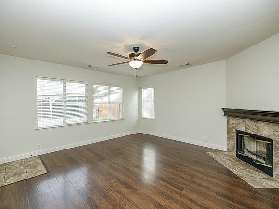4th image of 2217 Lionudakis Ct