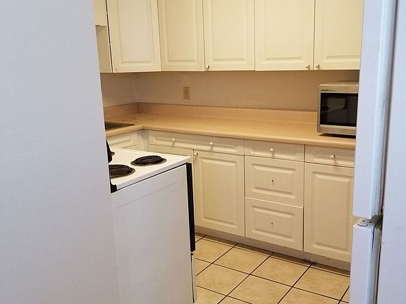 3rd image of 2208 Canyon Dr APT D