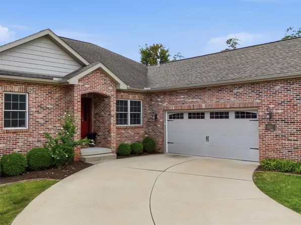 2612 W Lake Pointe Ter, Peoria, IL 61614