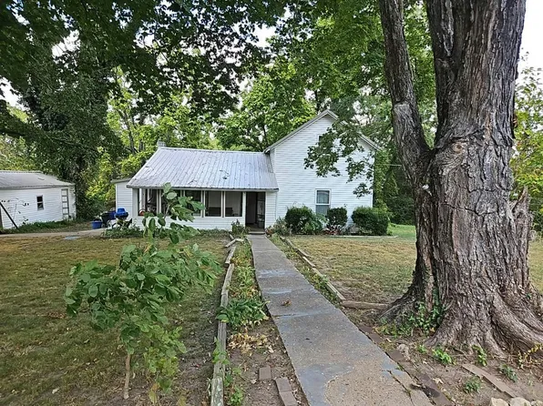 426 W Desoto Rd, Bonne Terre, MO 63628