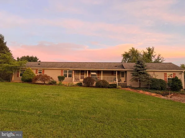 4782 E Berlin Rd, Thomasville, PA 17364