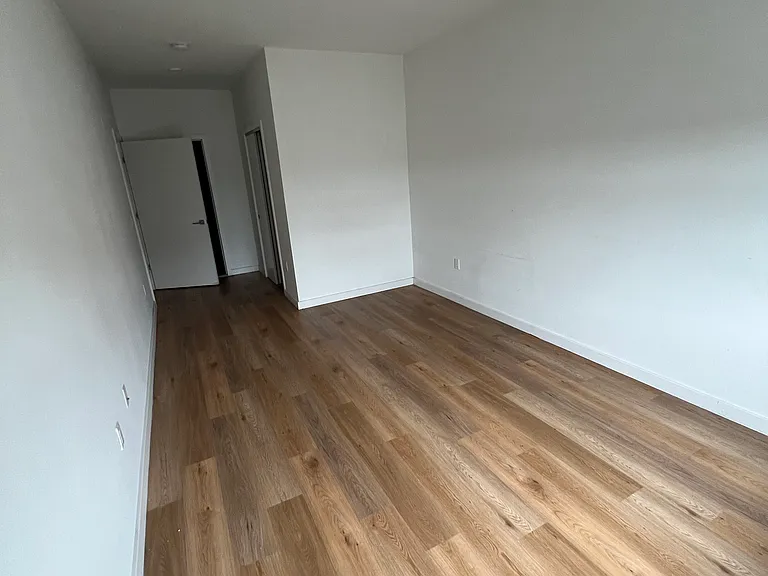 239 Freeway Dr E #5 — Photo 10