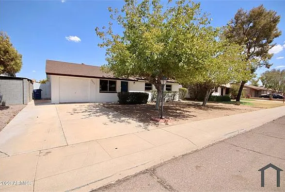 4 bed, 1300 sqft, $2,200 — Photo 3