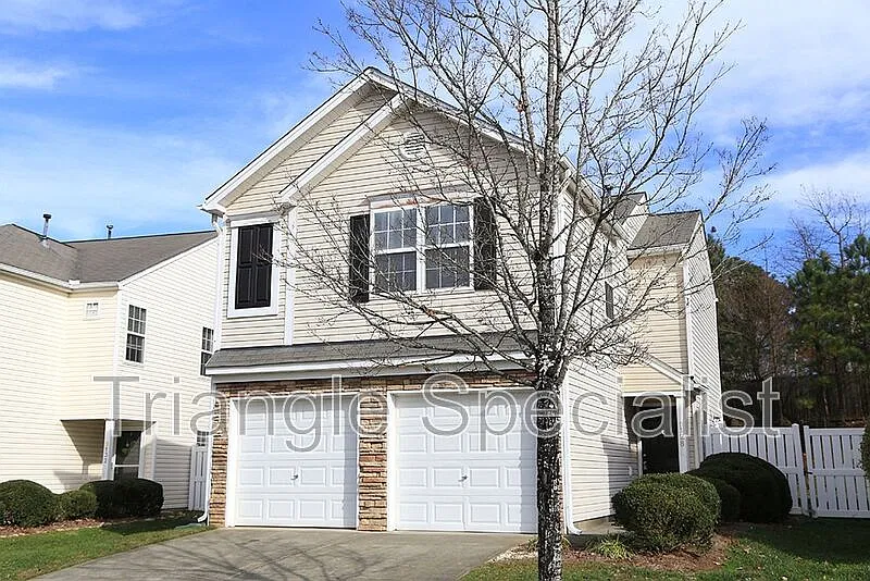 3 bed, 2.5 bath, 1400 sqft, $1,950 — Photo 2