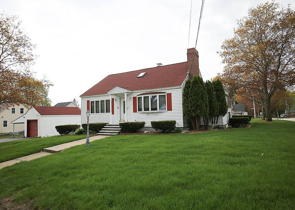2nd image of 60 Fenton St