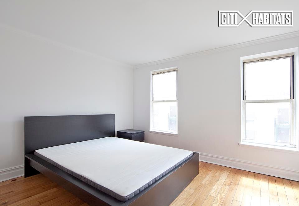 2nd image of 334 E 9th St APT 1
