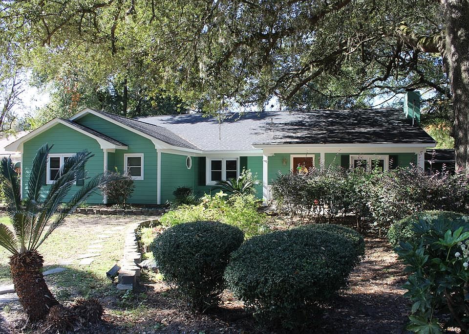 1st image of 218 Creekside Dr