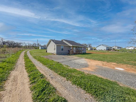 3rd image of 521 Coile Rd
