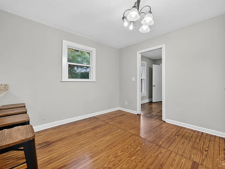 1410 W Gregory St — Photo 9