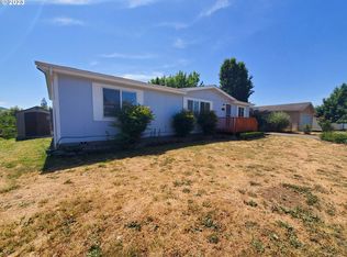 245 Adams Loop, Roseburg, OR 97471