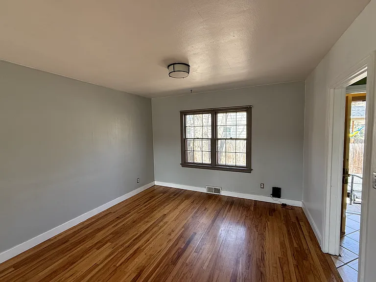 1402 W Lemp St — Photo 21