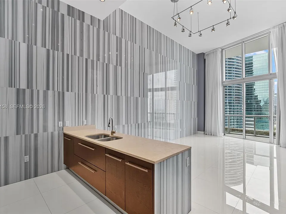 475 Brickell Ave #2812
