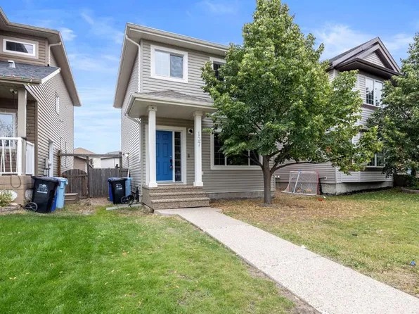 137 S Juniper St, Wood Buffalo, AB T9K 0M8