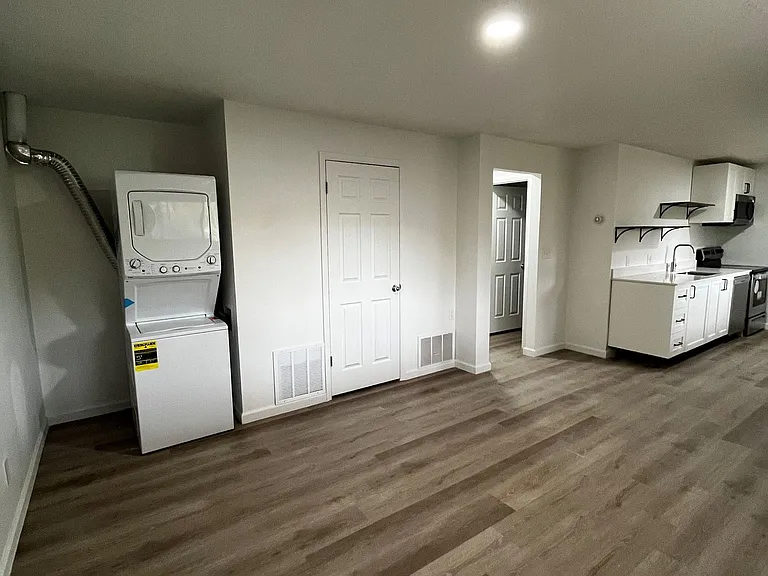 254 N 700 W — Photo 8