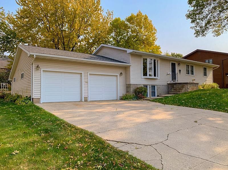 1st image of 1440 Larsen Ln