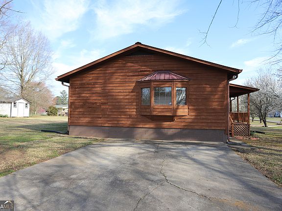 5th image of 16 Laredo Dr