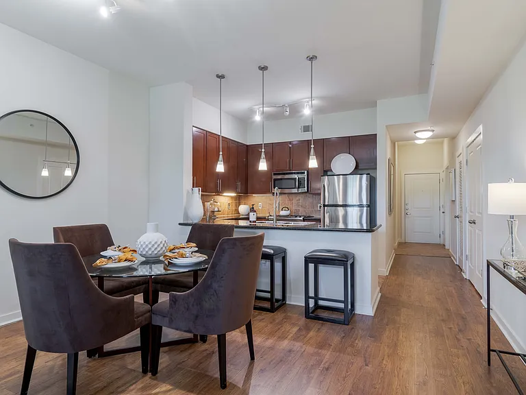 Peachtree Dunwoody Place — Photo 2