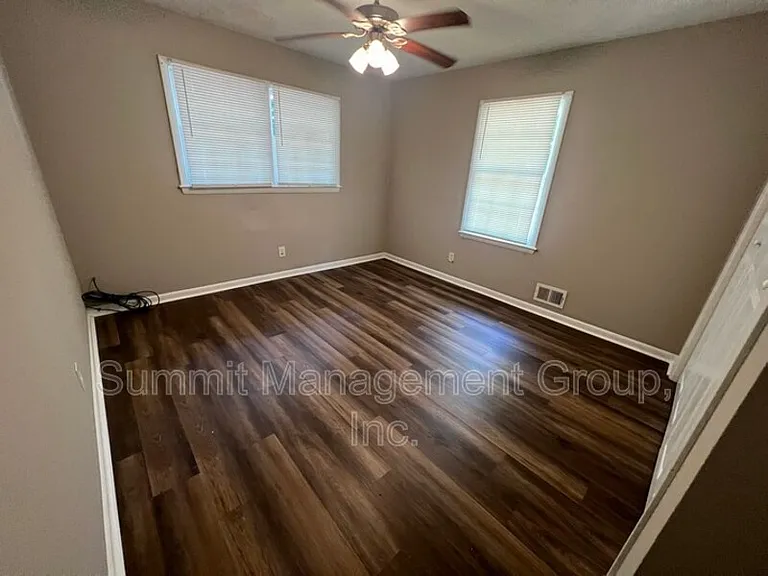 8107 Cardav Ct — Photo 9