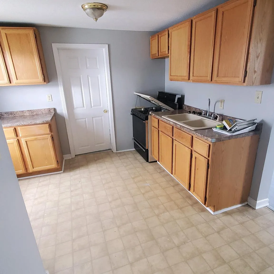 2 bed, $1,150 — Photo 2