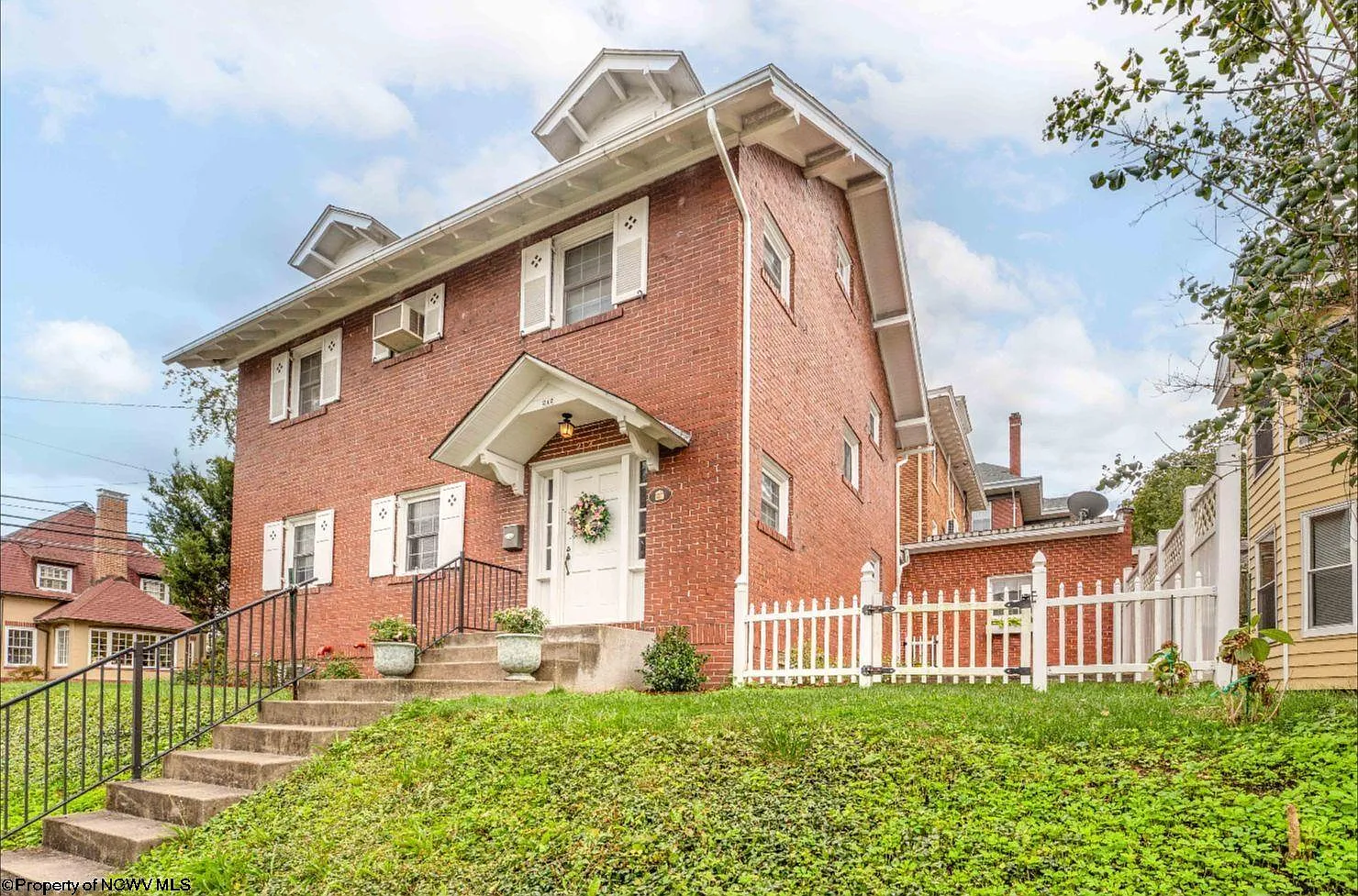 212 Euclid Ave photo 1