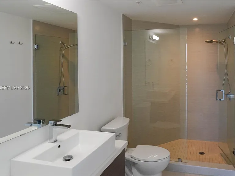 1010 SW 2nd Ave #909 — Photo 4