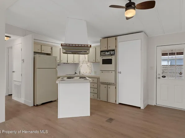 8425 Mohican Ave, Brooksville, FL 34613