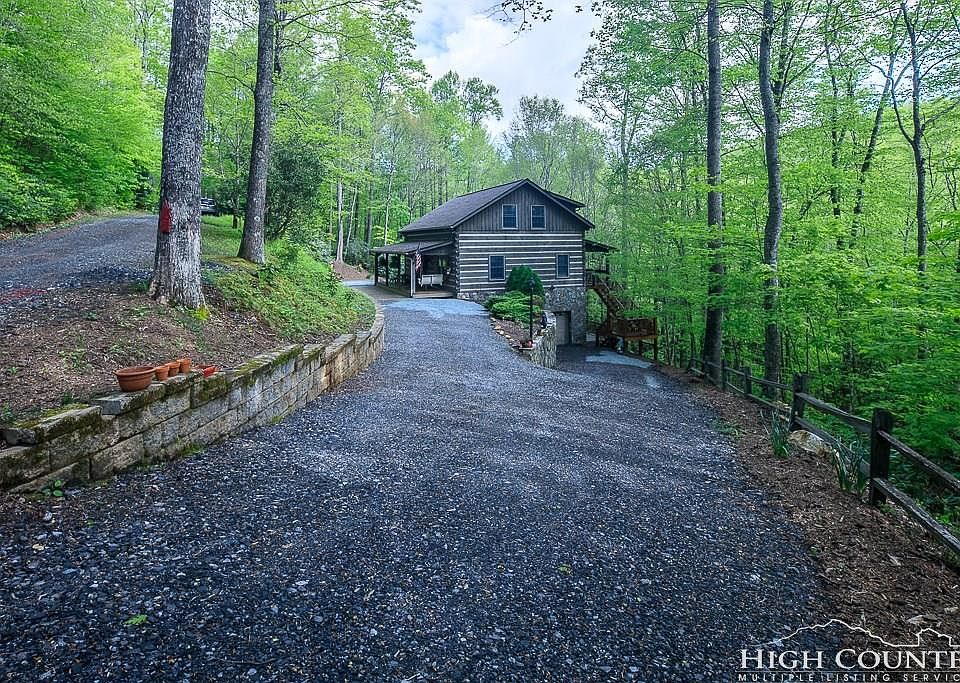 1st image of 224 Laurel Glen Dr