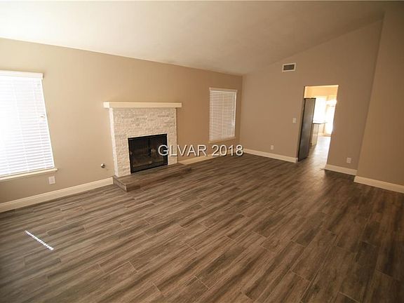 2nd image of 3221 Malibu Vista St