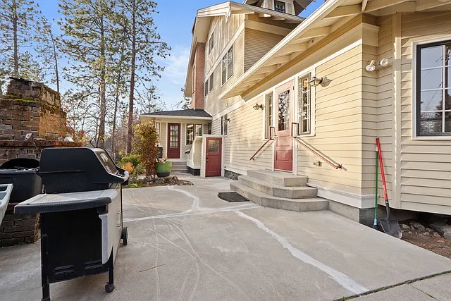 2407 S Garfield St — Photo 4