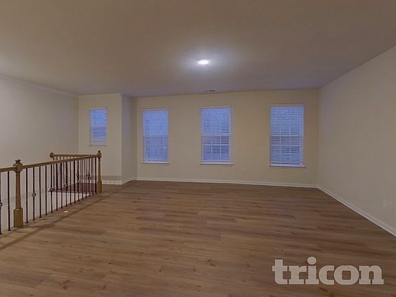4th image of 1021 Bandon Dr
