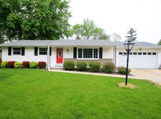 1242 Valley View Rd, Green Bay, WI 54304
