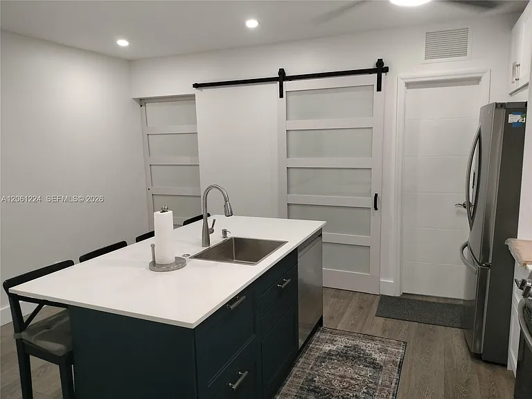 2700 SW 28th Ct — Photo 11