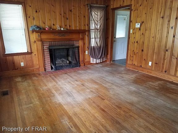 2nd image of 154 W Palmer St