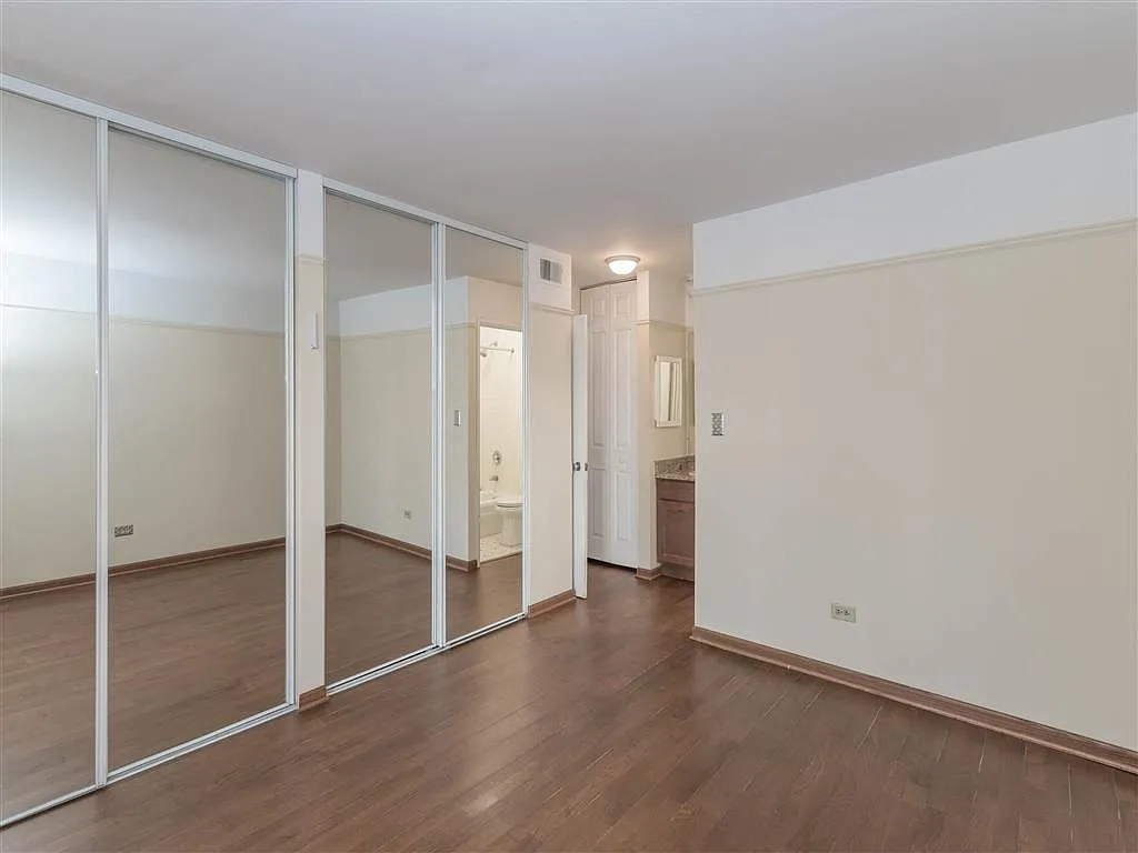 Winthrop Place — Photo 3