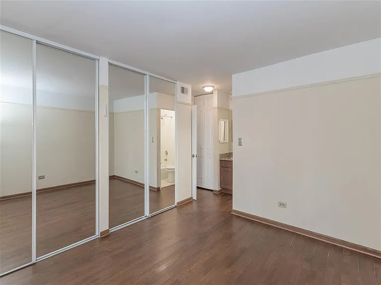 Winthrop Place — Photo 3