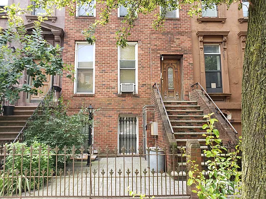 Rented by Signature Property Realty | media 20