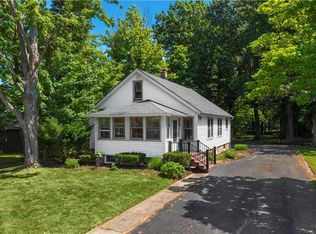 1085 Lander Rd, Mayfield Village, OH 44143