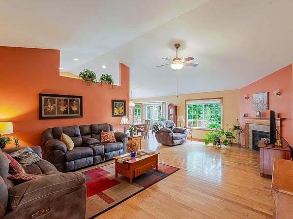 3rd image of 3521 Nell Dr