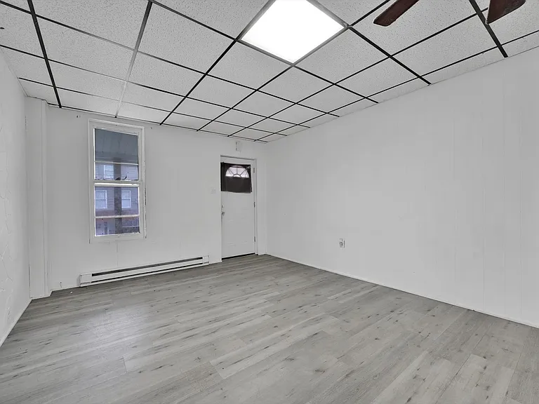 1323 W Norwegian St — Photo 7