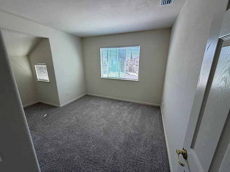 2154 Devin Ct — Photo 13