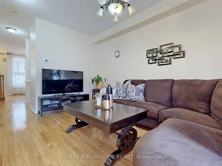 41 Thistle Ave — Photo 2